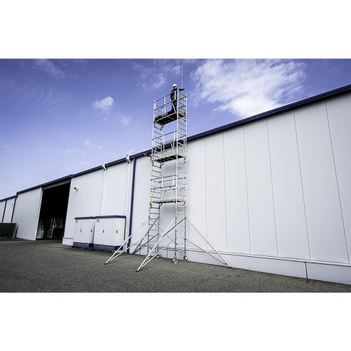 MUNK FlexxTower SGX mit vorlaufendem Geländer