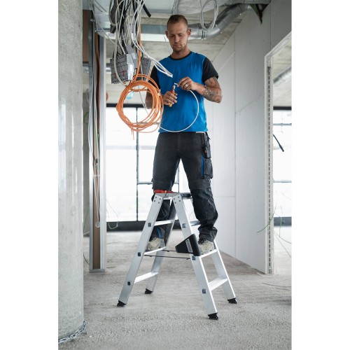 MUNK Stehleiter mit ergo-pad beidseitig begehbar 2x4 Stufen