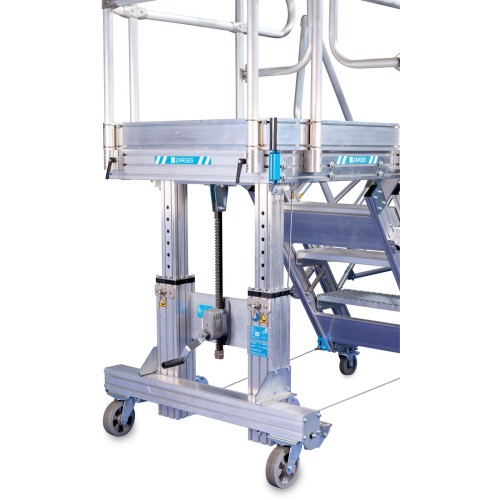 Zarges Plattformtreppe höhenverstellbar und fahrbar Plattformhöhe 1.900-2.900mm Stufenbreite 800mm Outdoor