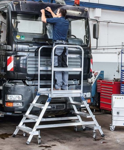 Zarges Podestleiter fahrbar mit 2x5 Stahl-Gitterrost-Stufen