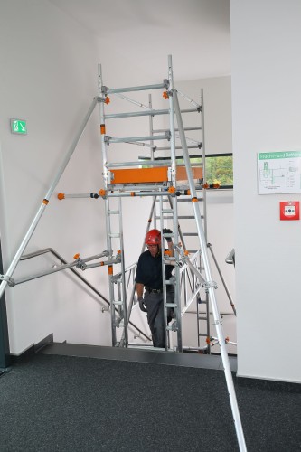 Layher Treppen-Kit für Fahrgerüst Uni Leicht mit 2 Durchgängen bis 7,03m AH