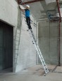 MUNK Stufen-Schiebeleiter mit nivello-Traverse 2-teilig 11+10 Stufen MUNK Stufen-Schiebeleiter mit nivello-Traverse 2-teilig 11+10 Stufen-small
