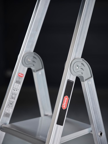 Altrex Nimba Stufenstehleiter einseitig begehbar 8 Stufen