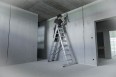 MUNK Stufen- Mehrzweckleiter mit Wandlaufrollen und Nivello® Traverse 3x6 Stufen MUNK Stufen- Mehrzweckleiter mit Wandlaufrollen und Nivello® Traverse 3x6 Stufen-small