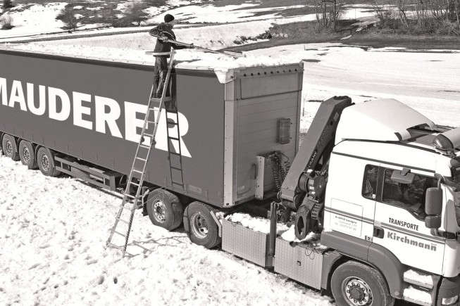 Mauderer Bavaria LKW Enteisungsleiter 991 mit einem Stahlbolzengelenk 3x5 Sprossen