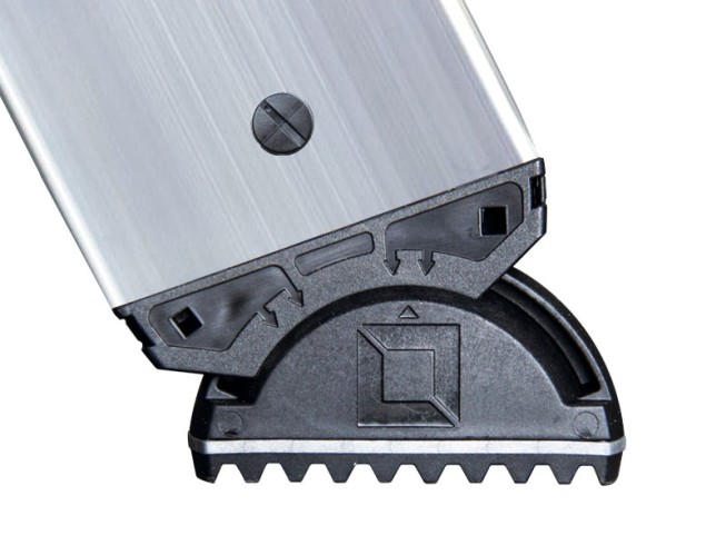 MUNK Mehrzweckleiter mit Nivello® Traverse 3x13 Sprossen